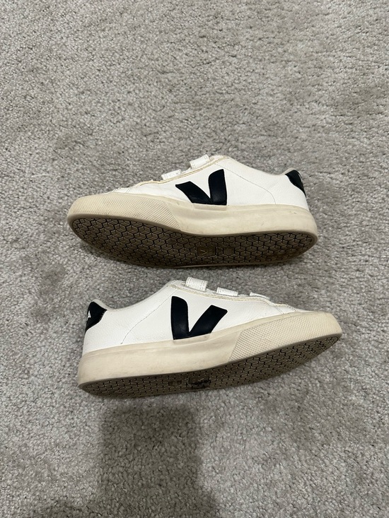 Veja Shoes - Veja Recife Leather White/Black Shoe Size 5 (FLAW/WEAR)